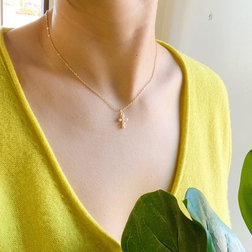 Collar Cruz de Perla